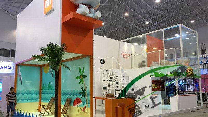 服装店橱窗写真喷绘背景墙：打造视觉盛宴的秘籍